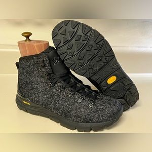 DANNER MOUNTAIN 600 ENDUROWEAVE 4.5° BLACK (SIZE 9 EE) 62281 MENS  Pre Owned